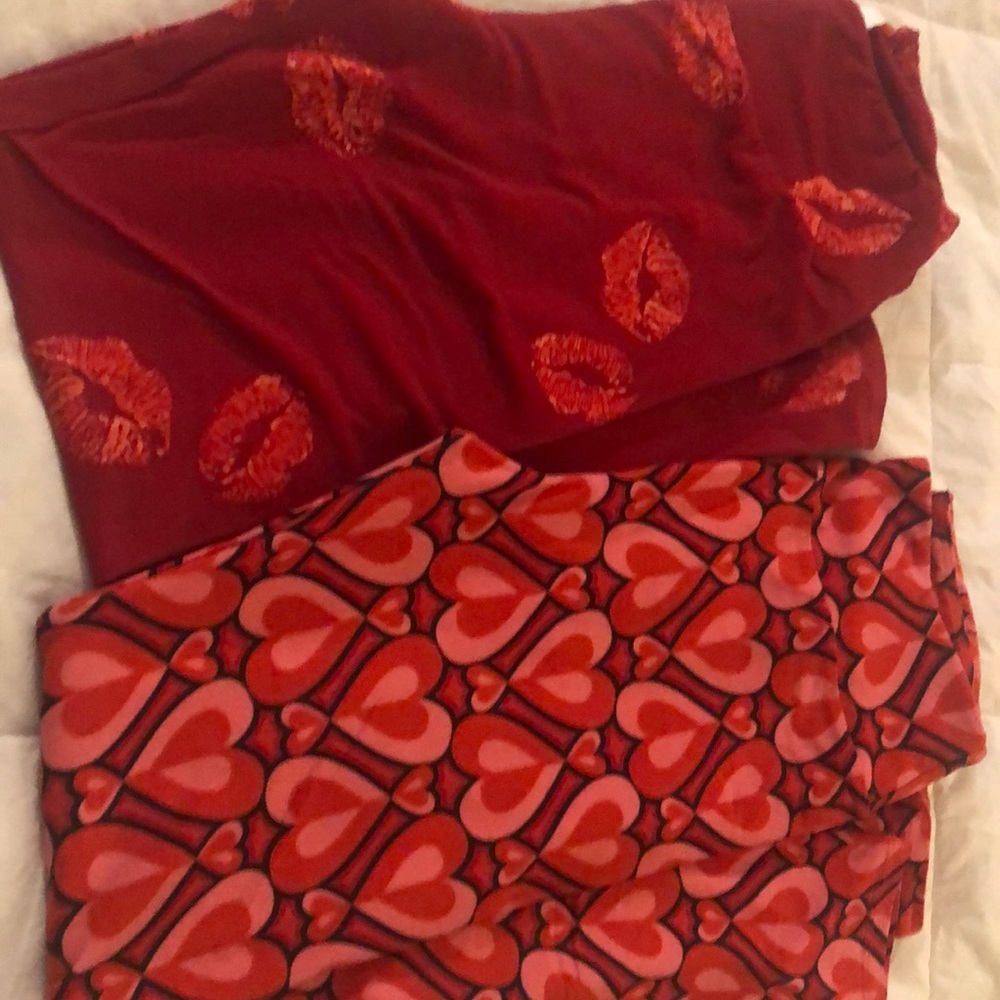 2 Pairs Like New LulaRoe Leggings!